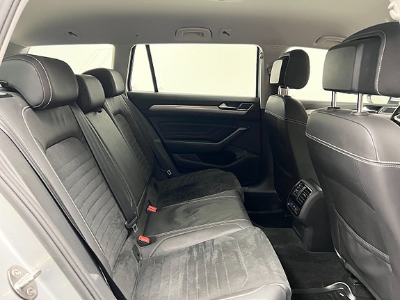 Volkswagen Passat 12 of 13
