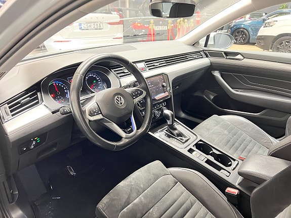 Volkswagen Passat 11 of 13