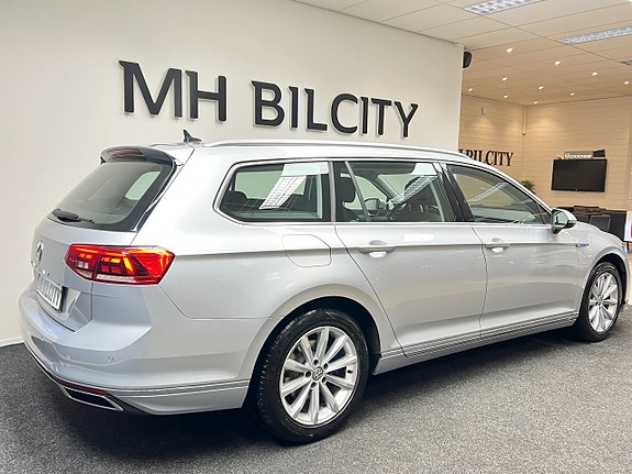 Volkswagen Passat 6 of 13