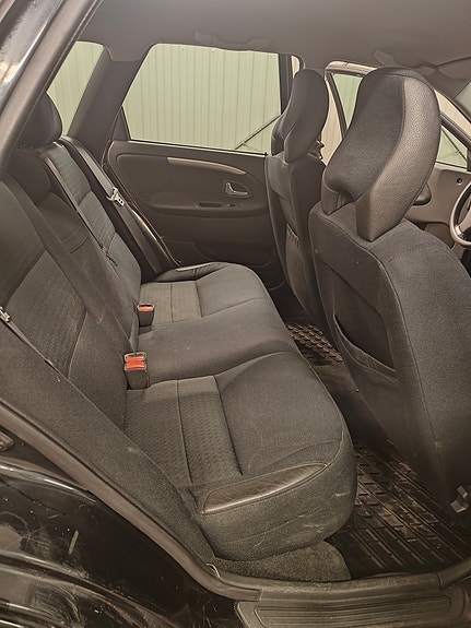 Volvo V40 3 of 5