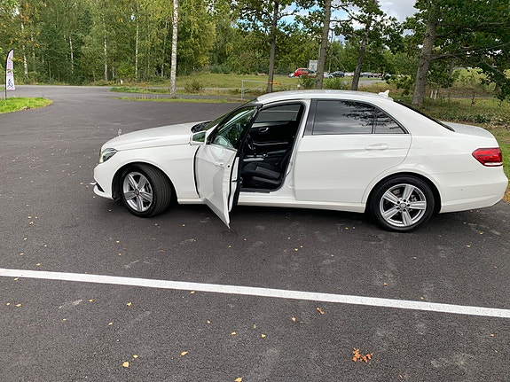 Mercedes-Benz E220 d 4 of 5