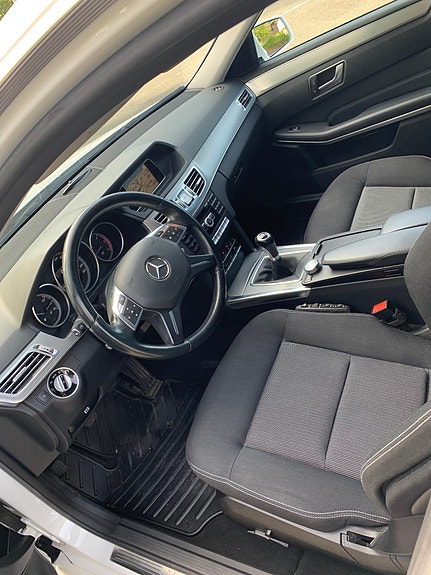 Mercedes-Benz E220 d 5 of 5