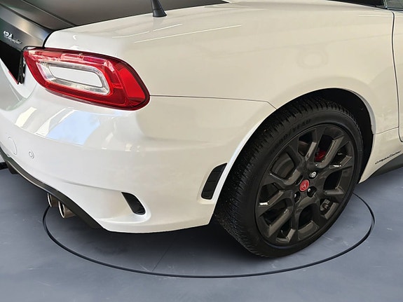 Abarth 124 Spider 27 of 30