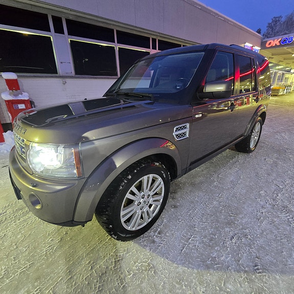 Land Rover Discovery 4 2 of 10
