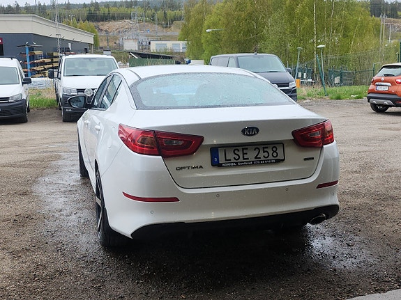 Kia Optima 7 of 10