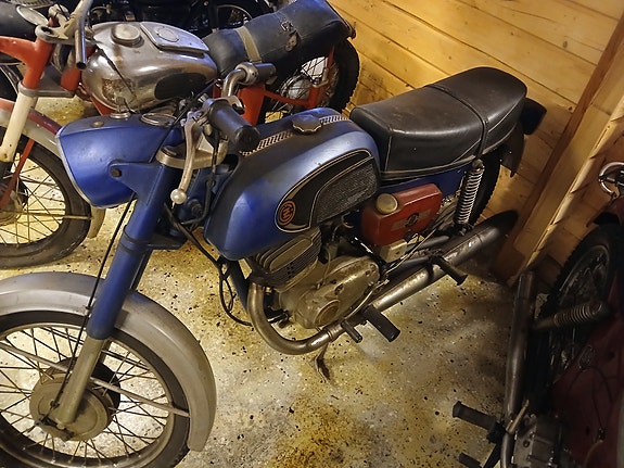 Jawa/CZ java cz 125 sport 476 2 of 3