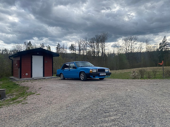 Volvo 740 3 of 7