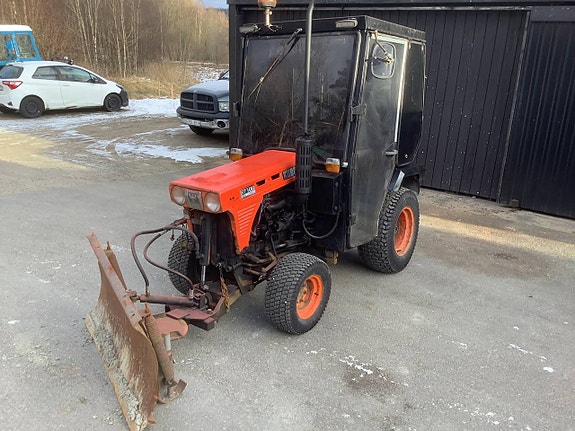Minitraktor med snöblad snöplog 4wd 3cyl diesel kubota 7100 7 of 7