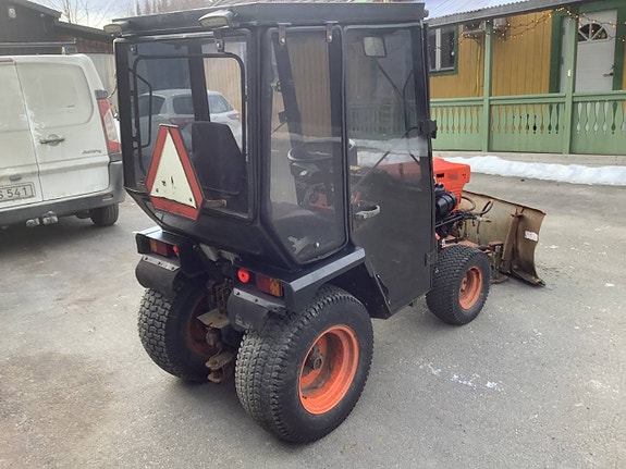 Minitraktor med snöblad snöplog 4wd 3cyl diesel kubota 7100 3 of 7