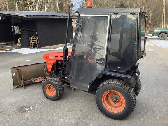 Minitraktor med snöblad snöplog 4wd 3cyl diesel kubota 7100 6 of 7