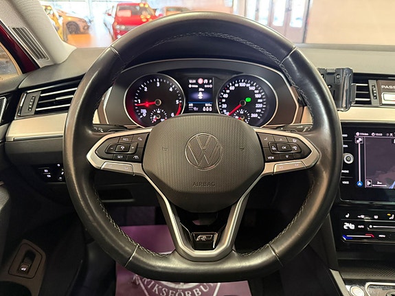 Volkswagen Passat 21 of 27