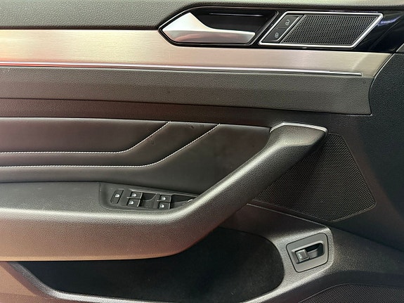 Volkswagen Passat 27 of 27