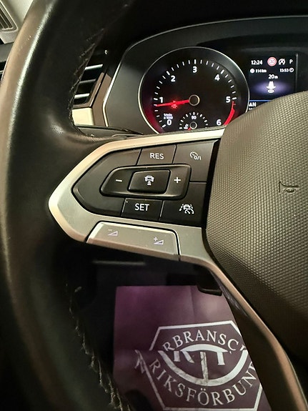 Volkswagen Passat 24 of 27