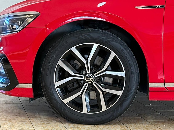 Volkswagen Passat 13 of 27