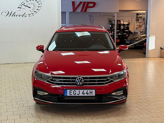 Volkswagen Passat 9 of 27