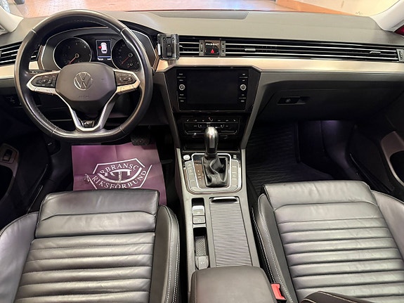 Volkswagen Passat 18 of 27