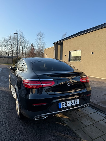 Mercedes-Benz GLC220 d 2 of 15
