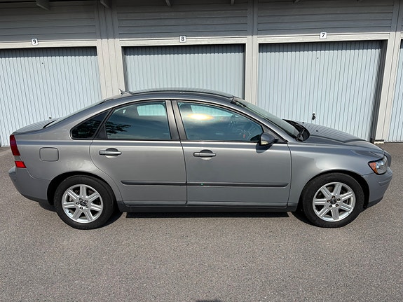 Volvo S40 3 of 17
