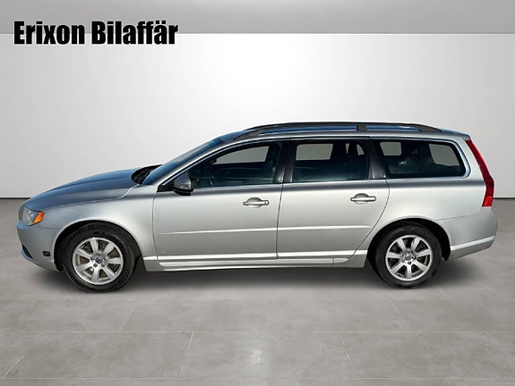 Volvo V70 2 of 26