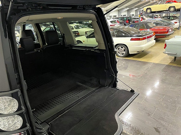 Land Rover Discovery 4 11 of 22