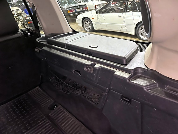 Land Rover Discovery 4 20 of 22