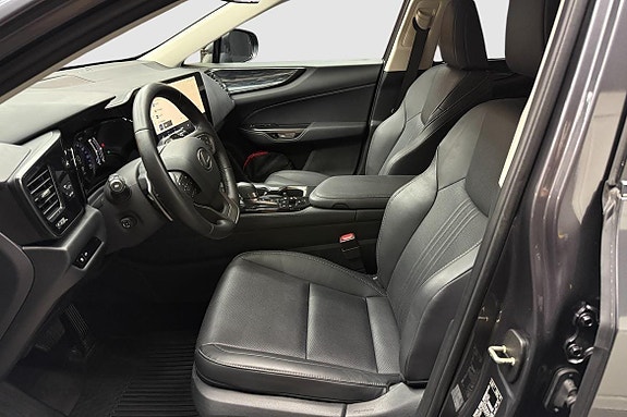 Lexus NX450h+ 11 of 13