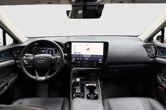 Lexus NX450h+ 10 of 13