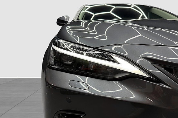 Lexus NX450h+ 8 of 13