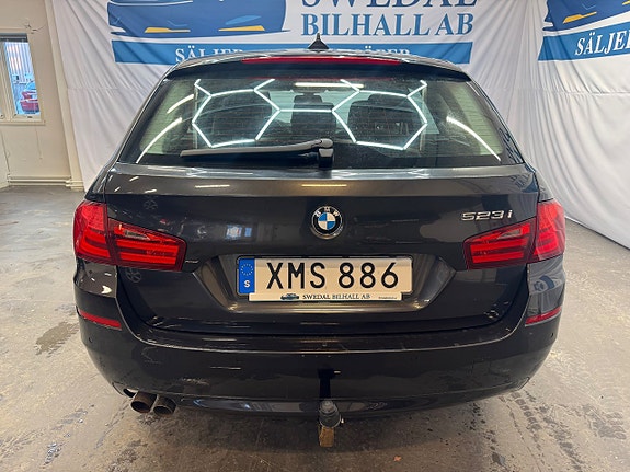 BMW 523i 7 of 19