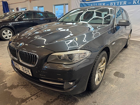 BMW 523i 4 of 5