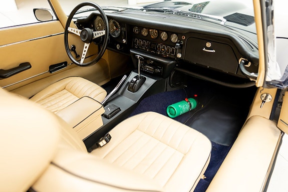 Jaguar E-TYPE 16 of 20