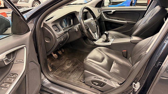 Volvo S60 10 of 13