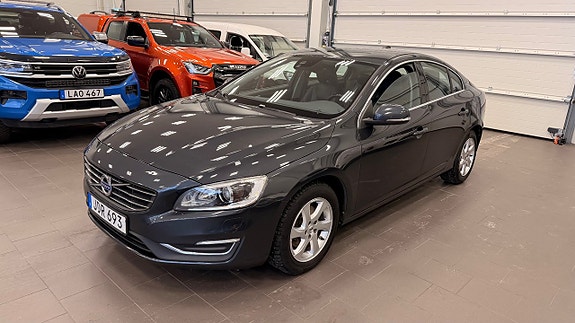 Volvo S60 3 of 5