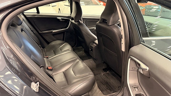 Volvo S60 13 of 13