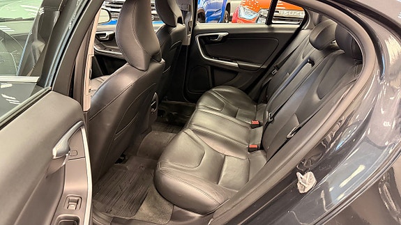 Volvo S60 12 of 13