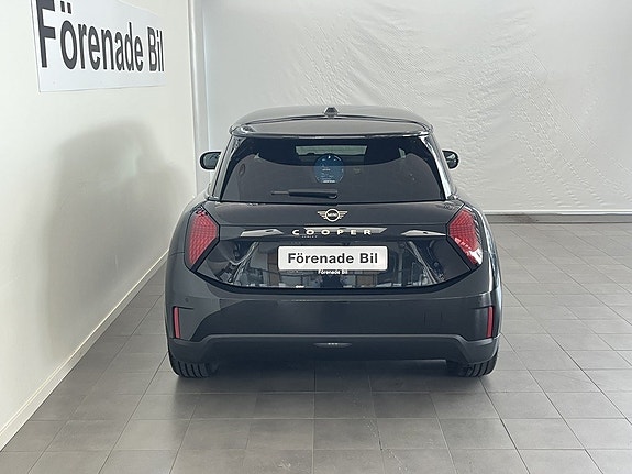 MINI Cooper E 12 of 14
