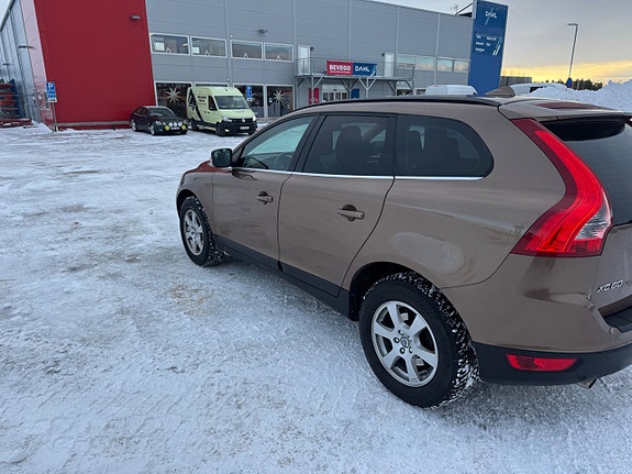 Volvo XC60 9 of 27