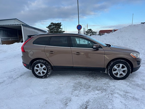 Volvo XC60 4 of 5