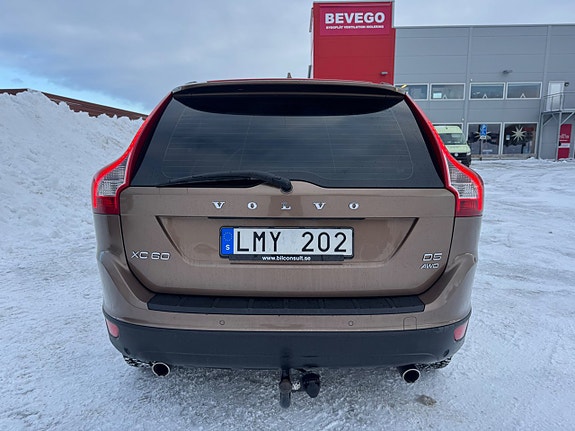Volvo XC60 15 of 27