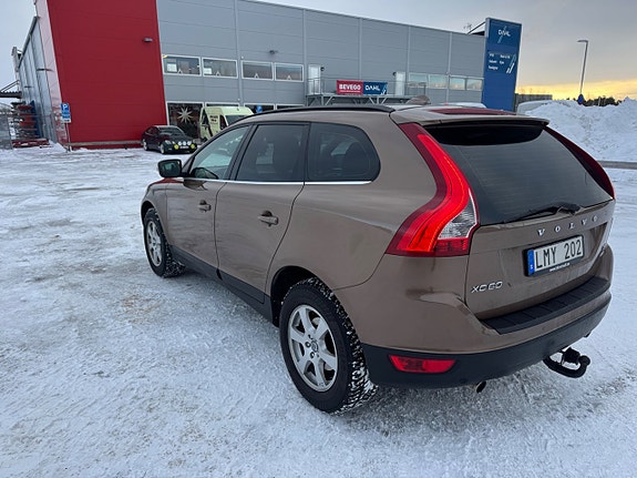 Volvo XC60 8 of 27