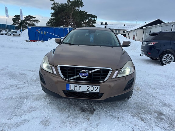 Volvo XC60 2 of 5
