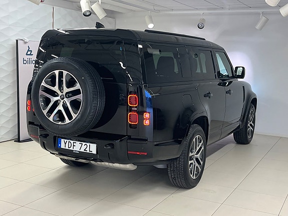 Land Rover Defender 130 4 of 5