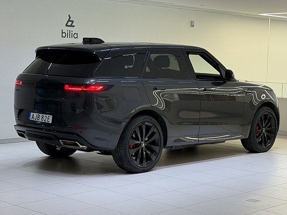 Land Rover Range Rover Sport 4 of 5