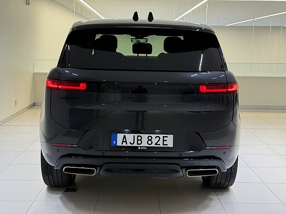 Land Rover Range Rover Sport 5 of 5