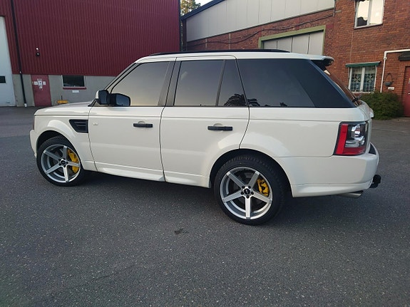 Land Rover Range Rover Sport 3 of 5