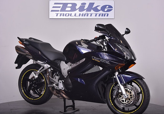 Honda VFR 800 /NYSERVAD /FINT SKICK /DUAL CBS