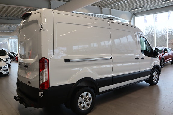 Ford Transit 2 of 5