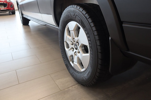 Ford Transit 9 of 12