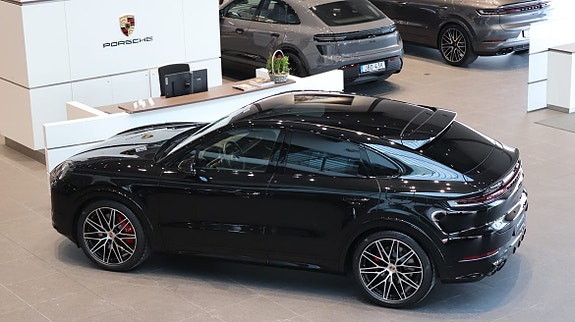Porsche Cayenne S 6 of 10