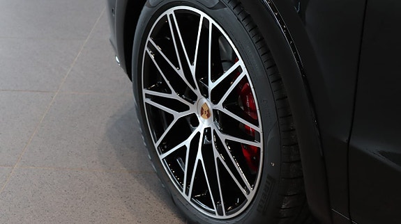 Porsche Cayenne S 10 of 10